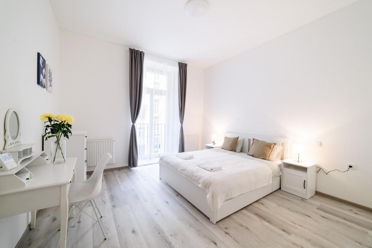 New Apartments Near Dancing House Praha Exteriér fotografie